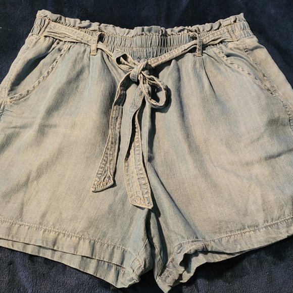 Knox Rose Tencel Chambray Shorts - Picture 1 of 4